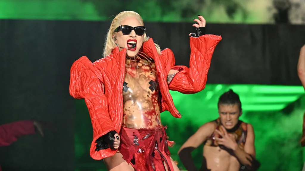 Lady Gaga confirma que escreveu 'Born This Way' em dez minutos