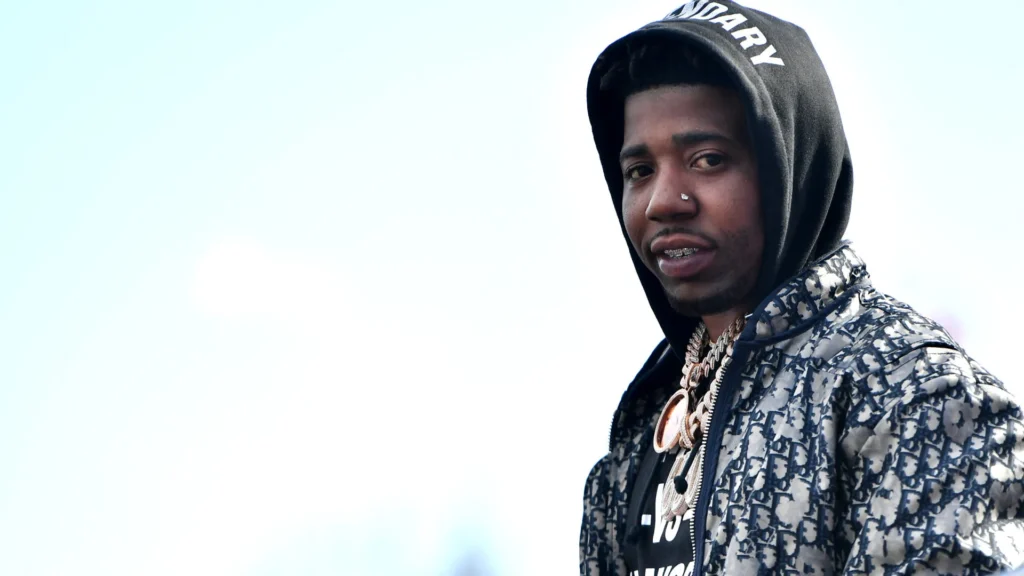 Rapper YFN Lucci é libertado da prisão após cumprir quase quatro anos