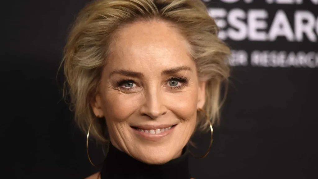 Sharon Stone diz que foi demitida sem motivo de novo filme de Blake Lively