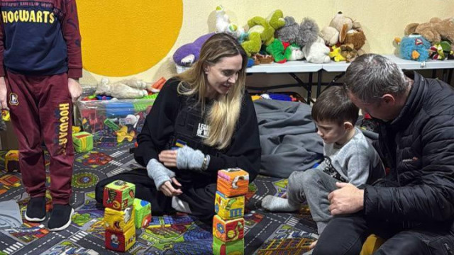 Morte de Marília Mendonça completa 4 anos; fãs e familiares fazem homenagens Angelina Jolie faz visita surpresa à cidade de Kherson, na Ucrânia