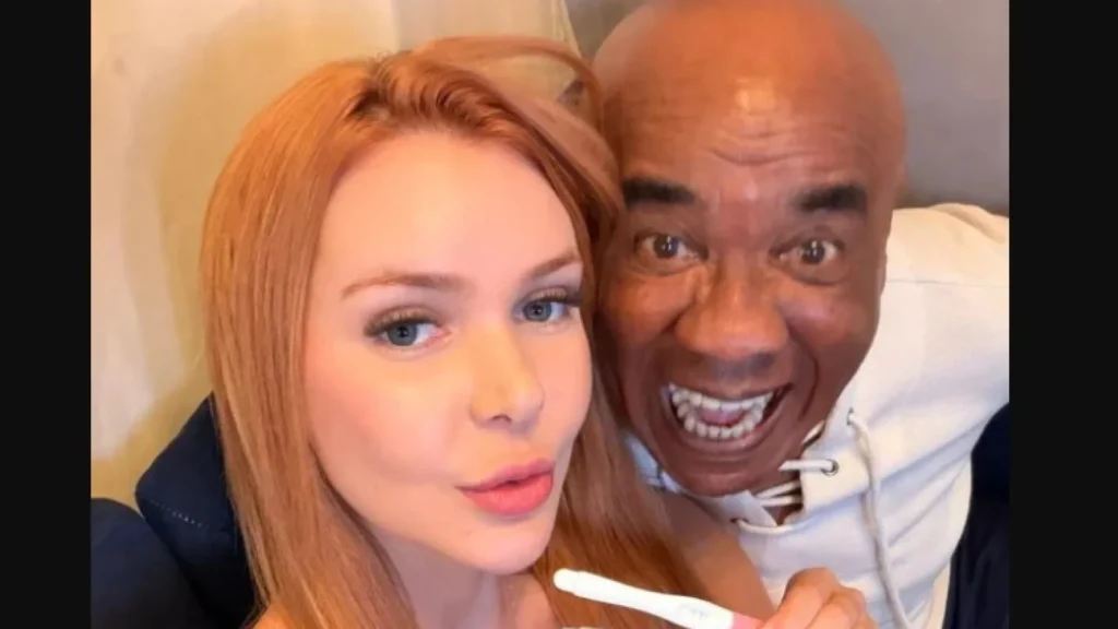 Influencer denuncia ataques racistas após anunciar gravidez de Kid Bengala