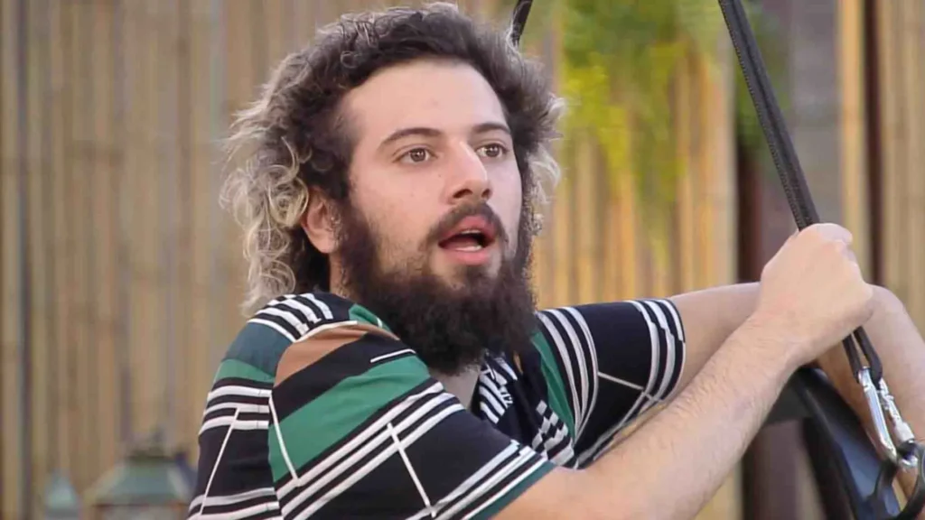 Lucas Strabko, o Cartolouco, é investigado sob suspeita de violência doméstica Lucas Strabko, o Cartolouco, é investigado sob suspeita de violência doméstica